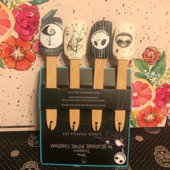 Disneys a nightmare before Christmas four piece spatcula set - Picture 2 of 6